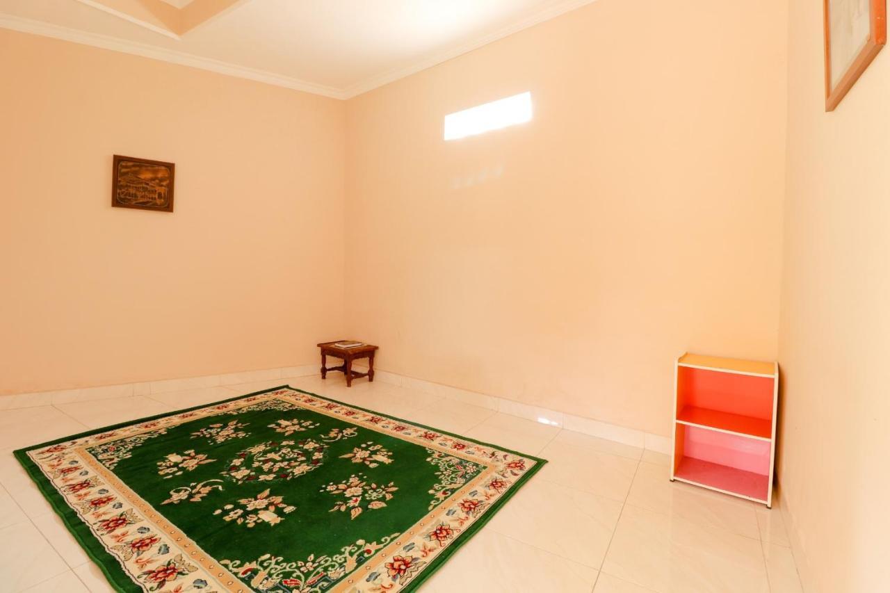 Griya 90Tr Syariah Hotel Ngaglik Exterior photo